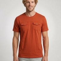 Camiseta Masculina com Bolsos