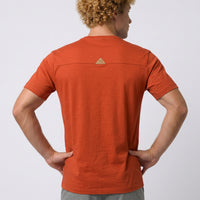 Camiseta Masculina com Bolsos – Telha