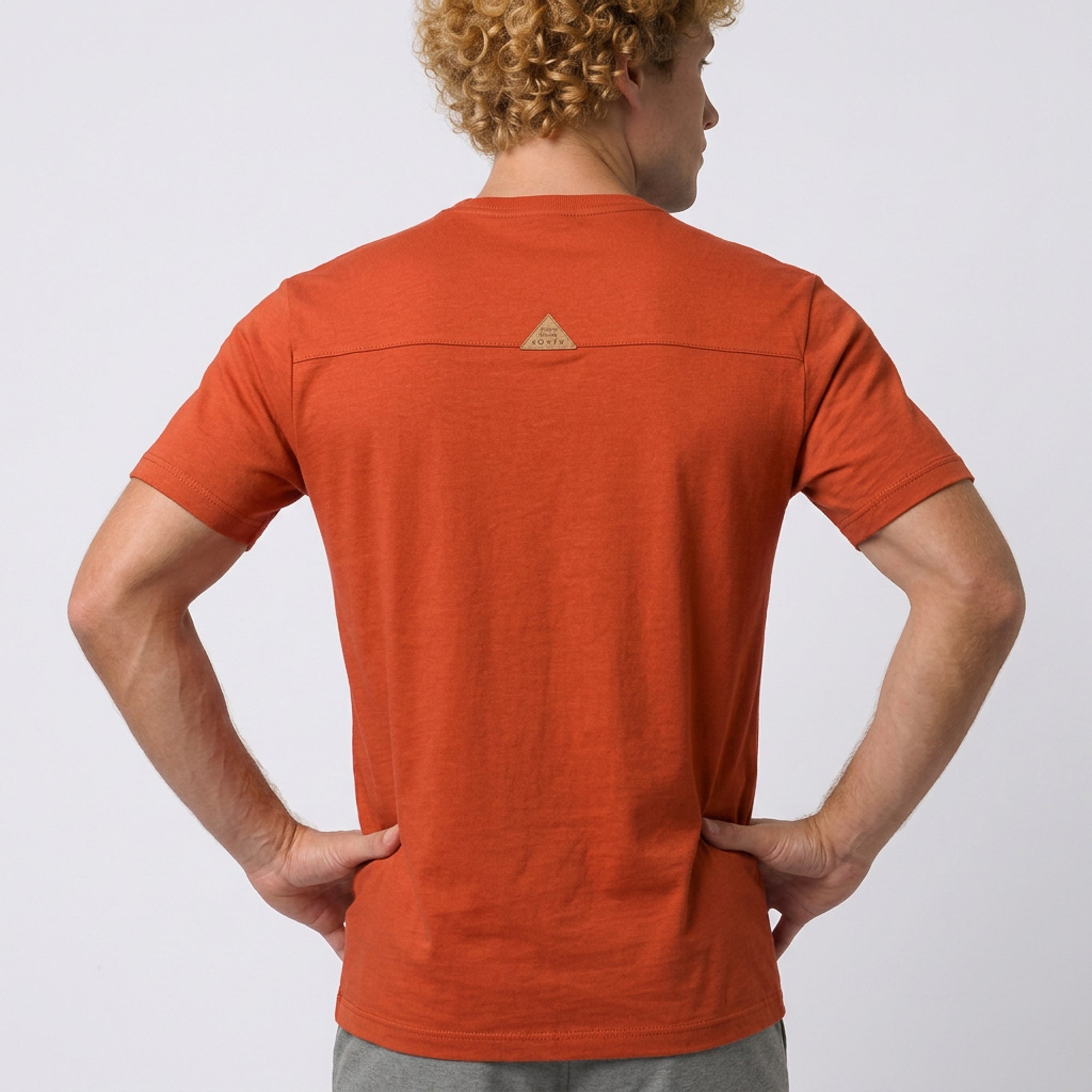 Camiseta Masculina com Bolsos
