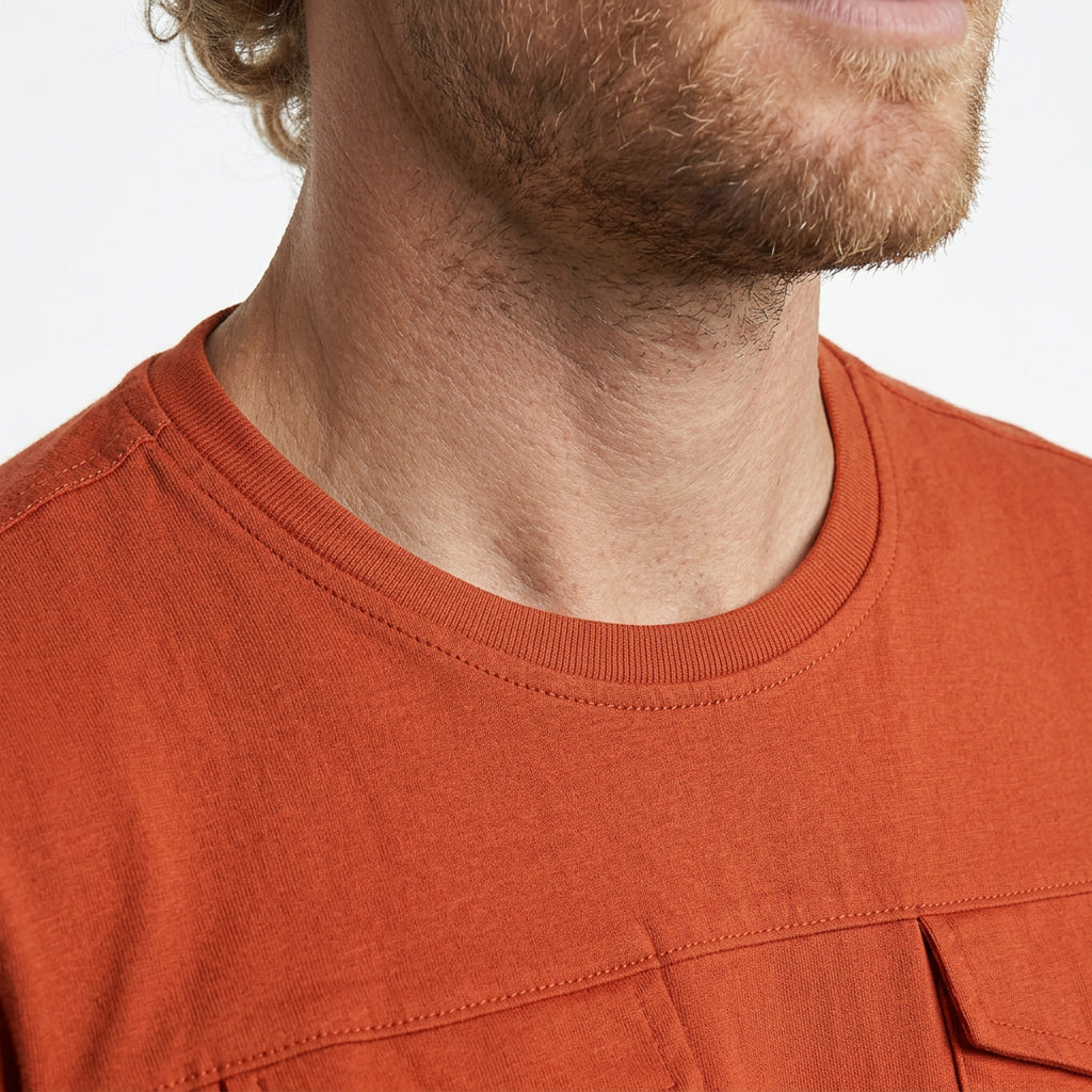 Camiseta Masculina com Bolsos