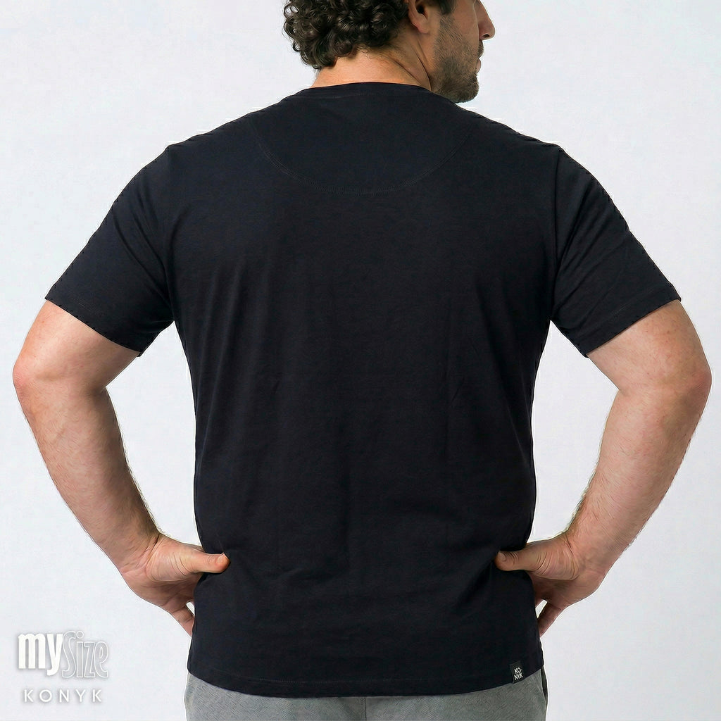 Camiseta Casual com Recorte e Bolso My Size